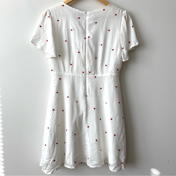 Forever21 White Plunge Neck Tie Front Red Hearts Dress Size Medium - Picture 2 of 10